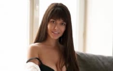 LOCKDOWN - A.A.A. ex coniglietta di Playboy cerca partner