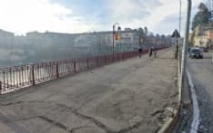 IVREA - Il marciapiede del Lungodora verrà consolidato: accordo trovato tra il Comune e il privato