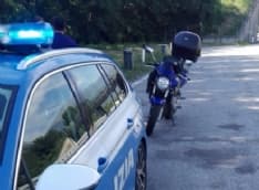 AUTOSTRADA A5 - Guida la moto ubriaco: fermato dalla stradale - FOTO