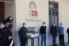 SAN BENIGNO CANAVESE - I carabinieri portano i computer agli allievi dei Salesiani - FOTO