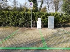 CANDIA CANAVESE - Installata la prima colonnina per ricaricare le auto elettriche