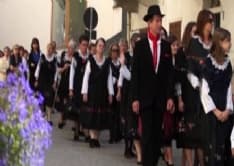 RONCO CANAVESE - Il Comune invita ad indossare il costume tradizionale