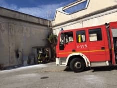 RIVAROLO - Incendio centralina elettrica dai giostrai al Vallesusa - FOTO