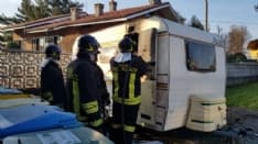 RIVAROLO - A fuoco una roulotte in corso Indipendenza - FOTO