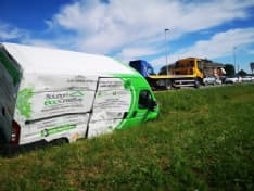 BUSANO - Scontro camion-furgone sulla provinciale per Front - FOTO