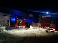 BUSANO - Incendio nel magazzino di un'azienda - FOTO e VIDEO