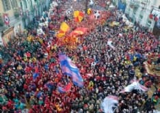 CARNEVALE DI IVREA - Si chiude un'edizione da record: 125 mila presenze in città. 477 i contusi - VIDEO DALLA PIAZZA