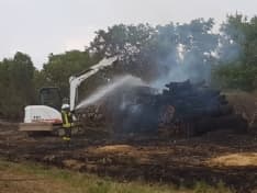 SAN GIUSTO - Incendio legnaia: provvidenziali i vigili del fuoco - FOTO