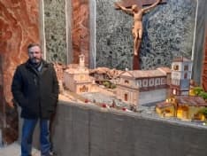 SAN MARTINO - I simboli del paese in miniatura grazie all'artista del legno Orfeo Marozin - FOTO
