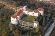 STORIA - Gli affreschi del Salone dei Savoia riscoperti al Castello di Masino