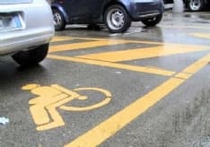 CIRIE' - Usano il pass disabili dei parenti morti per parcheggiare gratis: cinque automobilisti multati dalla polizia locale