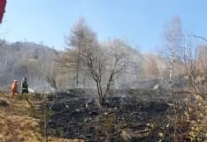 CANAVESE - Ancora incendi boschivi: vigili del fuoco e Aib al lavoro vicino a Santa Elisabetta - FOTO