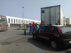 VOLPIANO - Lavoratori della Securpolice bloccano per protesta il polo logistico Lidl di via Venezia - FOTO