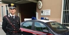 IVREA - Tenta di soffocarsi con un sacchetto di plastica: salvata dal maresciallo dei carabinieri