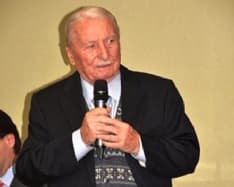 LOCANA - Addio allo storico sindaco Albino Bellino