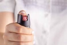 LEINI - Spruzzano spray urticante in classe per saltare la lezione d'inglese: quattro ragazzini segnalati alla procura dei minori