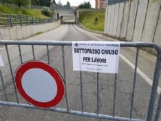RIVAROLO-FELETTO - Già fermi i lavori nel sottopasso della morte: la chiusura del cantiere slitta di un mese