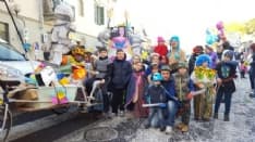 OZEGNA - La sfilata dei carri inaugura la stagione del carnevale in Canavese - FOTO