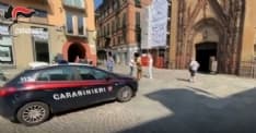 CHIVASSO - Entra in Duomo, danneggia un quadro, ruba calici in oro e la tovaglia dell'altare: carabinieri arrestano senzatetto - VIDEO