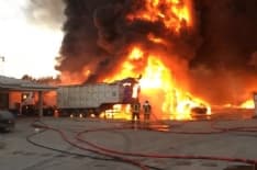 INCENDIO TEKNOSERVICE - A Castellamonte cresce la paura: «L'azienda è troppo vicina alle case»