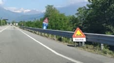 ASFALTO DEVASTATO - La 460 è piena di buchi... però adesso c'è il cartello. Sul tratto Anas, invece, arriva il nuovo asfalto