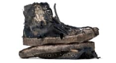 GLAMOUR – Le sneakers distrutte, l’ultimo grido