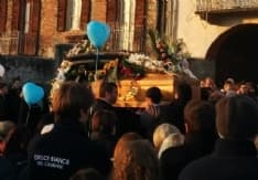 PRATIGLIONE - Tanti cuori bianchi e azzurri hanno salutato per l'ultima volta Michela