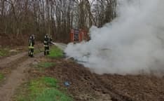 RIVAROLO CANAVESE - A fuoco una discarica abusiva alle Gave: pericolo amianto per le lastre di eternit bruciate - FOTO