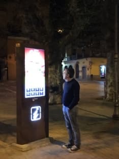 CUORGNE' - Installato il totem in piazza Martiri