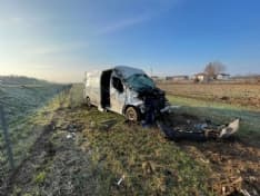SCONTRO SULLA TORINO-AOSTA - Sfascia la Porsche e scappa a piedi: l'auto era stata appena rubata - FOTO