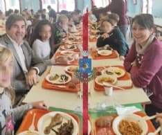 SAN MAURIZIO CANAVESE - Mensa scolastica, sindaco e assessore a pranzo con gli alunni per testare il servizio