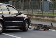 UN ALTRO CICLISTA INVESTITO - Incidente a Montalto Dora, ciclista ferito: è il terzo in tre giorni in Canavese