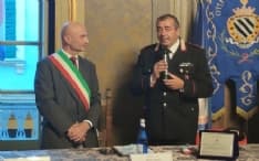 RIVAROLO CANAVESE - L'omaggio della città al «suo» comandante dei carabinieri, Ignazio Mammino - FOTO e VIDEO