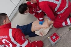 IVREA - Bellavista e San Giovanni: la Cri installa due defibrillatori