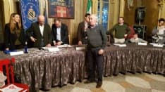 RIVAROLO - Ultimo giorno di lavoro per il mitico ragioniere del Comune, Domenico Farina