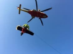 IVREA - Precipita dalla parete di arrampicata: un 40enne ferito