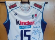 SALASSA - La maglia dell'Italia finanzia i lavori dell'ex chiesa