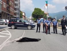 CUORGNÈ - Si apre una super voragine in via Torino: strada chiusa al traffico - FOTO