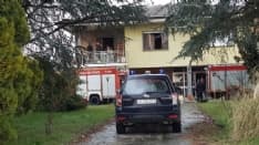 CASTELLAMONTE - Incendio in una villetta, evacuata una famiglia