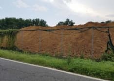 RIVAROLO - Nuovi rifiuti nell'ex discarica (in teoria) chiusa? - FOTO