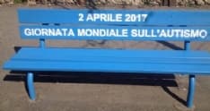 RIVAROLO - Una panchina blu per la giornata sull'autismo