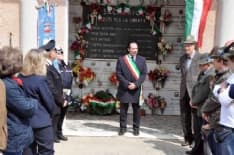 ALPETTE - Una svastica per il sindaco Silvio Varetto