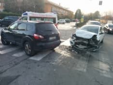 FAVRIA - Grave incidente all'incrocio di via Bonaudo: atterrato anche l'elisoccorso - FOTO e VIDEO