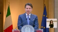 FASE 3 - Conte: «Il peggio è passato ma il virus non è scomparso». Via le limitazioni negli spostamenti, resta il distanziamento sociale - VIDEO