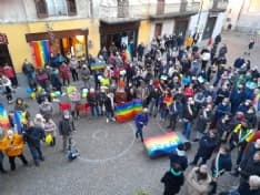 CUORGNE' - La città e le associazioni in piazza dicono «No» alla guerra e riaffermano i valori di pace e libertà - FOTO e VIDEO