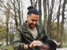 CIRIE' - Taglia i capelli gratis ai senzatetto: Gabriel l'hair stylist dal cuore d'oro - FOTO