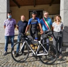 LOCANA - Impresa riuscita per Mattia Barlocco: 3100 chilometri in bici nei borghi più belli d'Italia