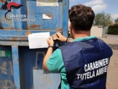 SAN BENIGNO CANAVESE - 1300 tonnellate di rifiuti pericolosi nella discarica abusiva: blitz dei carabinieri del Noe - VIDEO