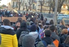 RIVAROLO CANAVESE - Aule ancora al freddo al Moro, gli studenti protestano: «Città Metropolitana sistemi l'impianto»