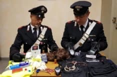 MERCENASCO - Finto vigile urbano arrestato dai carabinieri